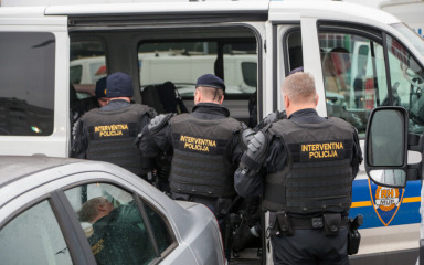 Više od stotinu policajaca u akciji, uhićenja u Zadru, Rijeci, Zagrebu i Lici!