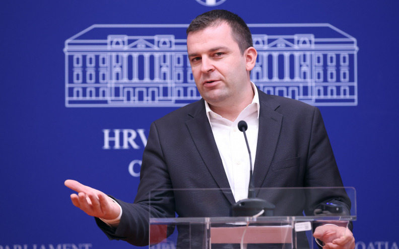 Hrebak dao ultimatum Plenkoviću: ‘Neću biti u koaliciji s glupim desničarima. Premijeru dajem 30 dana’