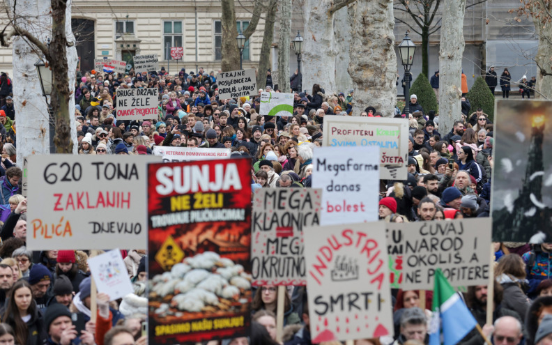 Više tisuća prosvjednika u Zagrebu protiv peradarskih pogona kod Siska: 'Investitori imaju puno novca, a malo morala'