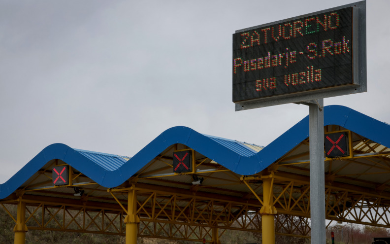 Zbog vjetra zatvorena dionica A1 između Sv. Roka i Posedarja, u prekidu katamaranske linije