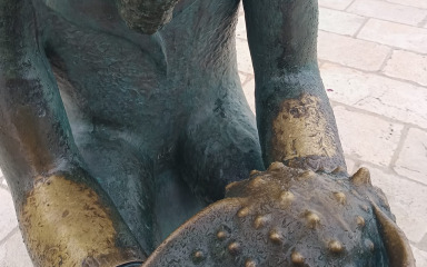 PROMPTNA REAKCIJA! Očišćen Špirin kip, ‘detalja’ kao da nikada nije bilo