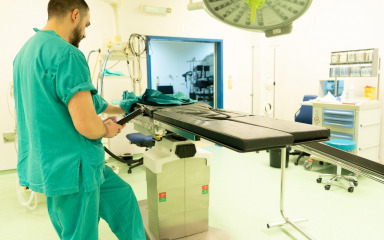 Novi operacijski stol stigao u Opću bolnicu Zadar: ‘Ovakav moderan stol omogućuje…’