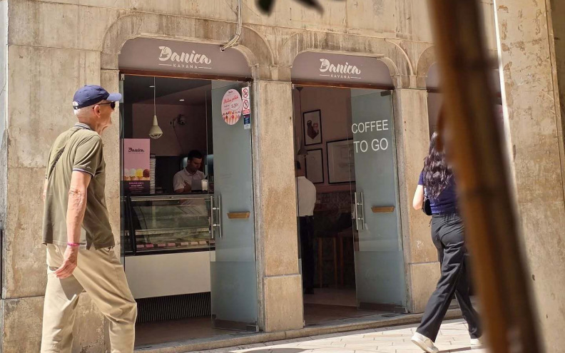 Zatvara se kultna kavana Danica, na Poluotoku je sve manje prostora zadarskog identiteta