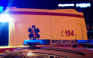 Kradljivac gurnuo 78-godišnju ženu niz stepenice kako bi joj ukrao torbicu, teško je ozlijeđena