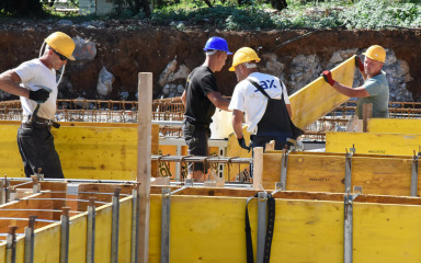 Plaće građevinara i dalje preniske za povratak. U Austriji i Njemačkoj satnica do 25, kod nas – 12 do 15 eura