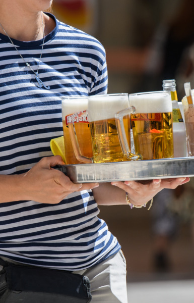 REZULTATI ISTRAŽIVANJA Evo koliko za rad “u sezoni” traže konobari, kuhari, skladištari…