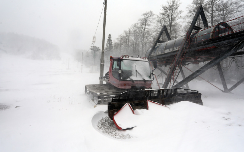 TEŠKA INTERVENCIJA Obitelj s djetetom zapela u mećavi, vatrogasci se probijali pješice kroz snijeg