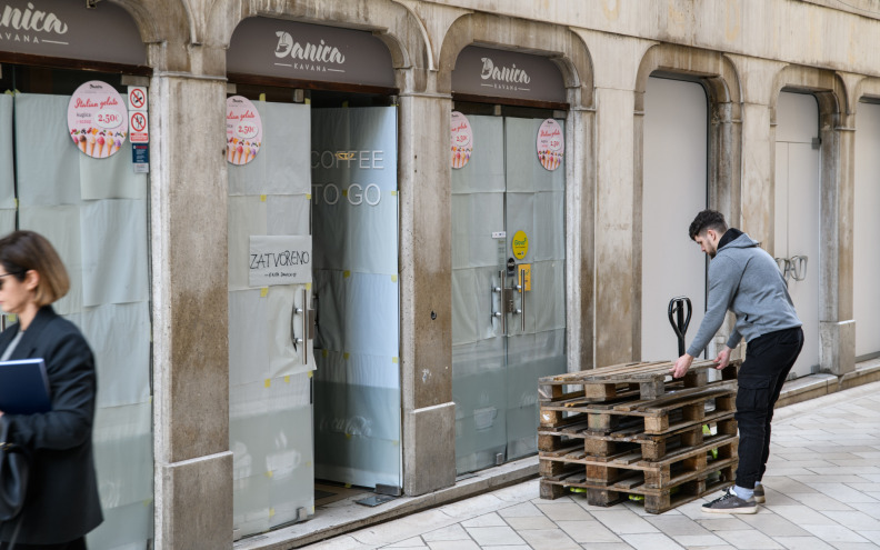 Zadrani ogorčeni zatvaranjem Danice i općenitim odumiranjem Poluotoka: 'Plače mi se svaki put kad prođem Kalelargom'