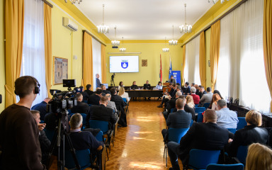 Zadarska županija provela javni natječaj, Velika vijećnica dobiva novu opremu