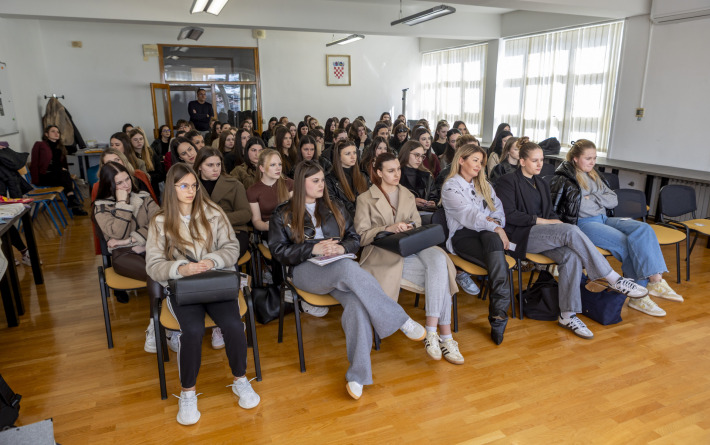 »SNAŽNE ŽENE, SNAŽNE PRIČE« Inspirativno događanje u EBTŠ-u u povodu Dana žena