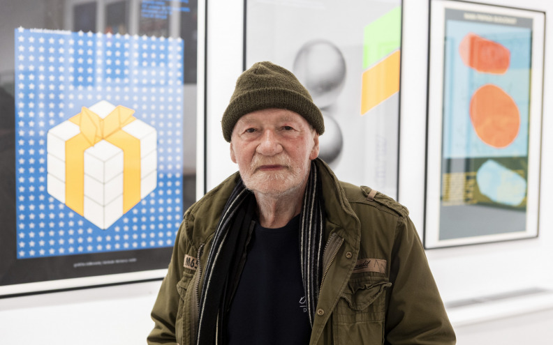 Otvorena retrospektivna izložba grafičara i dizajnera Nile Karuca: 'Plakat mora zaustaviti pogled'