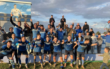 Galovačka čuda, Abeceda stavila jednu ruku na pehar