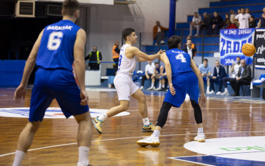 Zadrani s mladim igračima na tvrdi zagrebački orah