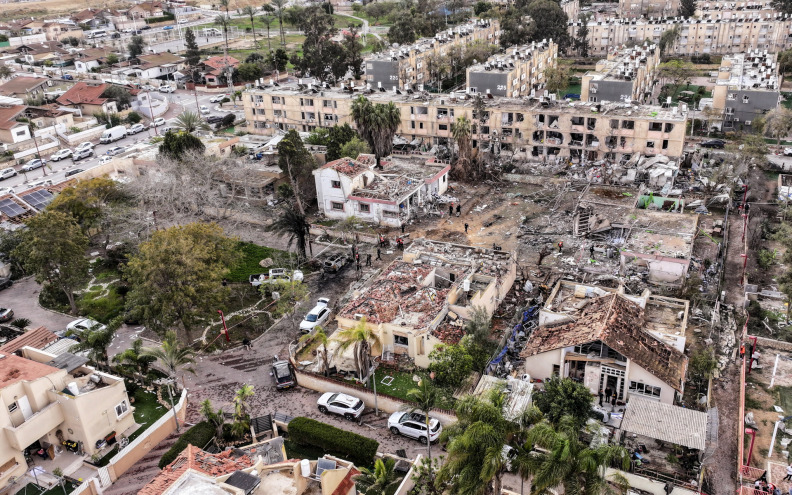 Iranski projektili posijali paniku i razorili zgrade u dva izraelska grada