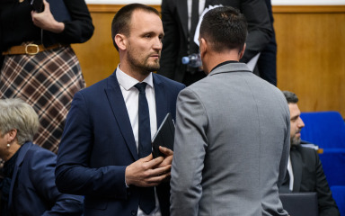 Dozvole na pomorskom dobru opet na tapeti: Vijećnici sumnjaju u manipulacije i “umjetnu konkurenciju”