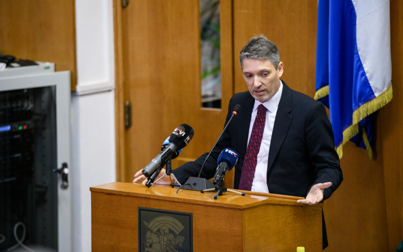 Gaši traži izgradnju novog stadiona: 'Dužni smo to Hrvoju Ćustiću', Erlić: 'Želite na Stanovima raditi zgrade?'