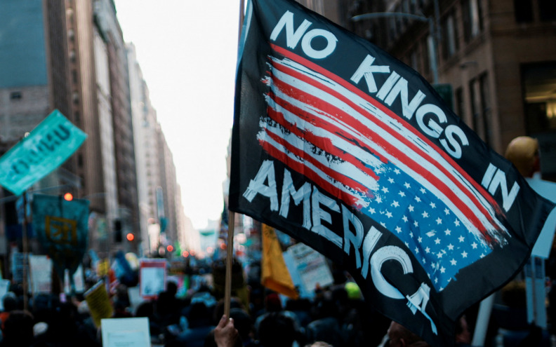 Masovni prosvjedi protiv Donalda Trumpa u SAD-u se nastavljaju, a val nezadovoljstva širi se i Europom