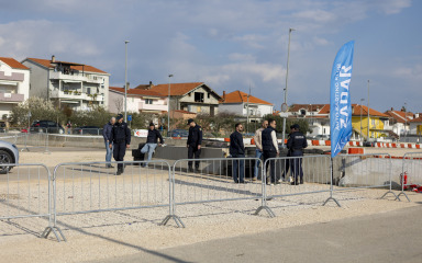 [FOTO] Ovo je utrka na kojoj je došlo do izlijetanja vozila