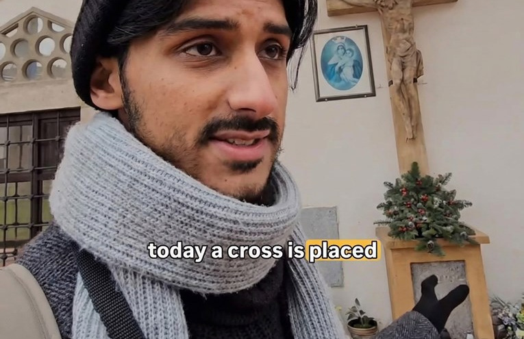 IZAZVAO KONTROVERZE Klanjao ispred crkve u Đakovu i tvrdio da je nekada bila džamija