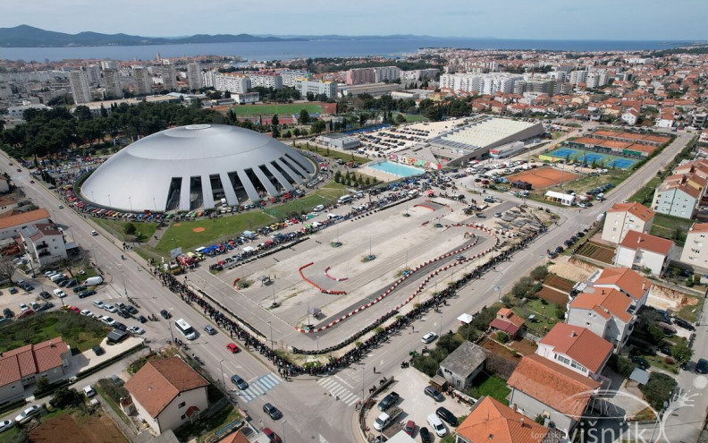 Zatvara se sjeverno parkiralište ŠC Višnjik: 'Molimo građane da do sutra uklone automobile i opremu'