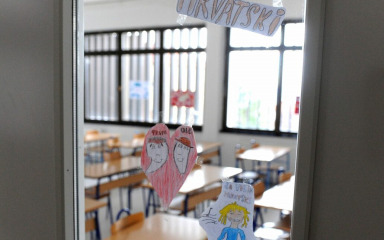 ‘Učiteljska plaća je znatno ispod državnog prosjeka, a stvarni materijalni status učitelja je drastično pao’