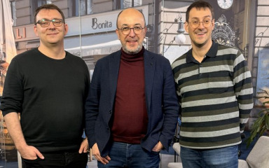 JEZIK I IDENTITET ‘Pokušaji da se nekome ospori pravo na vlastiti jezik nisu lingvistika nego politika’