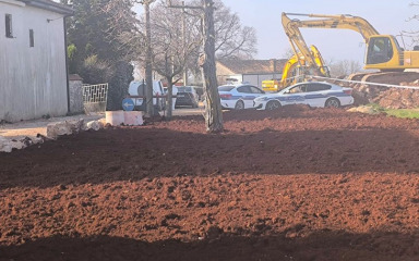 FOTO / Troje mrtvih kod Poreča: Susjede alarmirali psi, navodno riječ o vikendašima