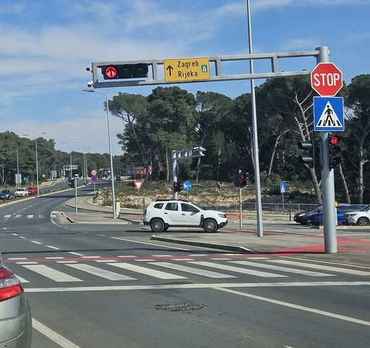 Zadrani primijetili nešto neobično na Žmirićima! 'Svi mi klonemo s vrimenom, tako i on!'