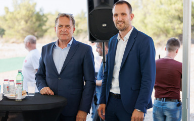 Erlić odgovarao na pitanja o večeri s Kalmetom i Zrilićem: ‘Ni pred kim se ne skrivam. Bio sam na raznim večerama, to je u opisu posla’