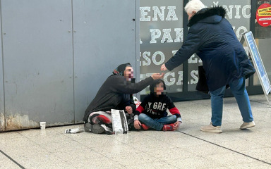 Uhićen dvojac koji je prisiljavao maloljetnika na prosjačenje