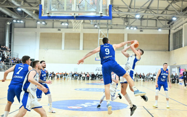 Zadrani bez stresa do bodova u vrućoj sinjskoj dvorani