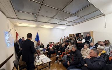 Stanovnici Brodarice se sastali s predstavnicima Grada: ‘Iznijeli smo zahtjeve kako bismo poboljšali kvalitetu života’