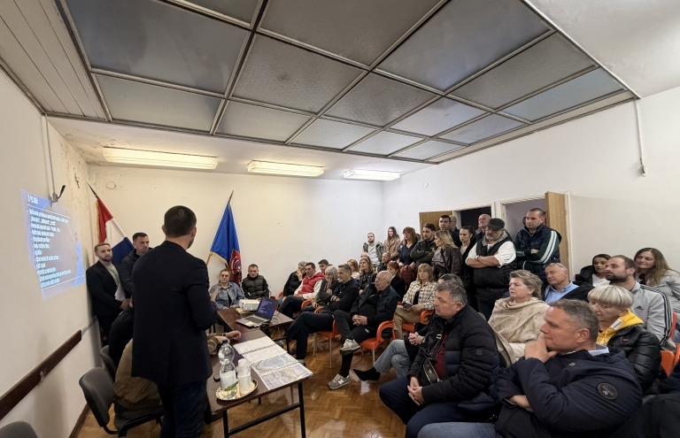 Stanovnici Brodarice se sastali s predstavnicima Grada: 'Iznijeli smo zahtjeve kako bismo poboljšali kvalitetu života'