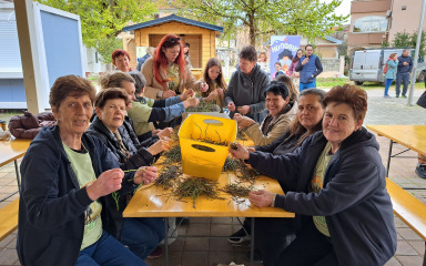 Popularna proljetna manifestacija Šparogijada u Kukljici privukla brojne posjetitelje