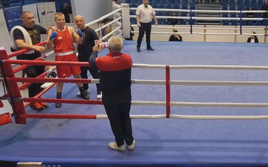 Superiorni Viranin Matej Blažević pobijedio Vukovića prekidom u prvoj rundi, borit će se za prvaka Hrvatske