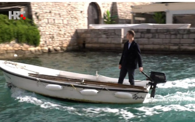 Profesor Pomorske škole iz Kali do učionice stiže – kaićem! ‘Ne ovisim ni o kome…’