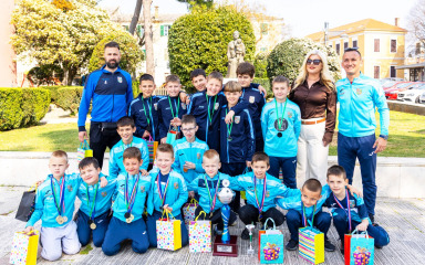 SVEČANI PRIJEM ZA MLADE NOGOMETAŠE Grad Biograd se zahvalio sportašima koji inspiriraju