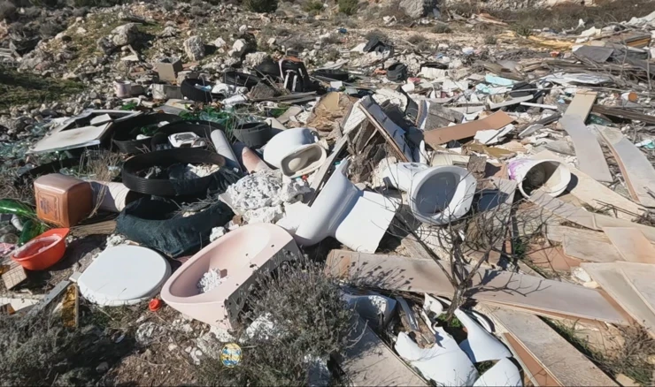 Divlja odlagališta otpada zatrpala Zadarsku županiju: 'Htjeli bi turizam, a septičke jame bacamo u šumu'