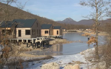 Kako je propao kolosalni projekt elitnog turizma u Šumi kod Lovinca? ‘Kako je naglo krenulo, tako je i stalo’