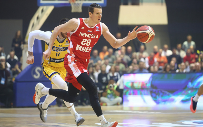 ZADARSKI MVP ODLIČAN I NA PIRENEJIMA Luka Božić najbolji igrač španjolske lige u ožujku