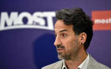 Marin Miletić: ‘U taksi sektoru vladaju mafija i duboka država’