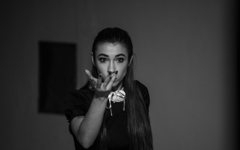 ŽLICA STEINBERG Mlada glumica Ana Pogorelić nosi cijelu predstavu sama: 'Oslobađajuće je iskustvo kada se nemaš na koga osloniti'