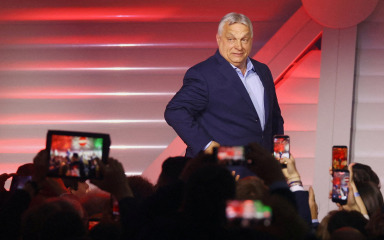Orbán priznao poraz, oporba osvojila dvotrećinsku većinu