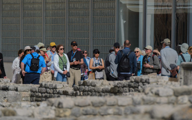 U VRHU PROBLEMA Siva zona turizma sve veća prijetnja, u Zadru četiri milijuna nekomercijalnih noćenja u 2025.