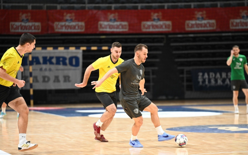 Pirove pobjede Plovanije i Tornada, Torovi se spasili za kraj 1. Futsal lige