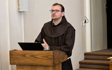 Fra Josip Serđo Ćavar na svećeničkoj rekolekciji izlagao o duhovnom očinstvu svećenika