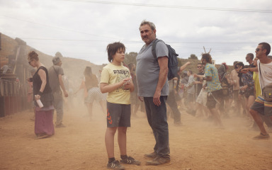 Kino Zona večeras donosi “Sirāt”, vizualno i emocionalno putovanje kroz pustinju koje je osvojilo Cannes