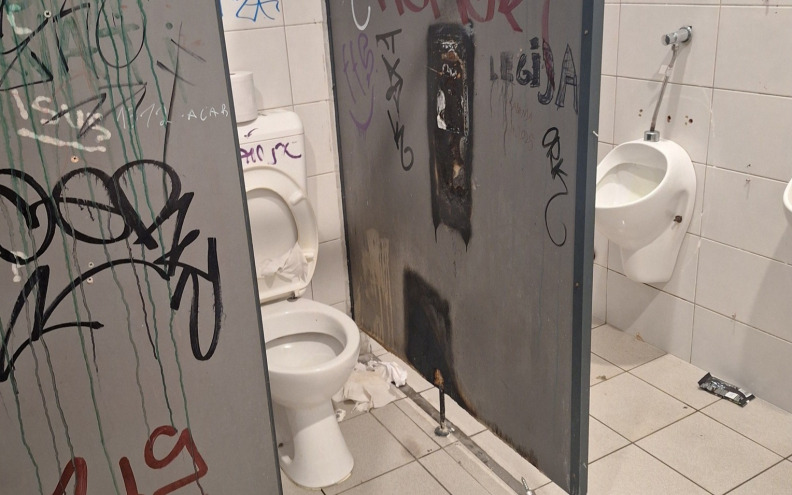 Šokantni prizori iz javnog WC-a na kolodvoru izazvali zgražanje