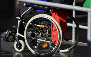 Razotkriven kaos s inkluzivnim dodatkom: “Zavod kasnio više mjeseci u rješavanju prava”