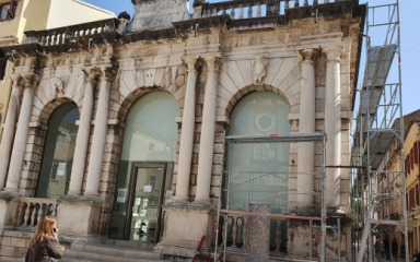 Radovi na kamenim pročeljima Gradske lože, počela nova faza restauracije